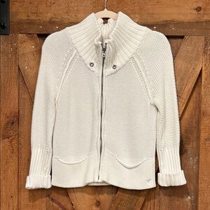 American Eagle Outfitters Cream Turtleneck Sweater